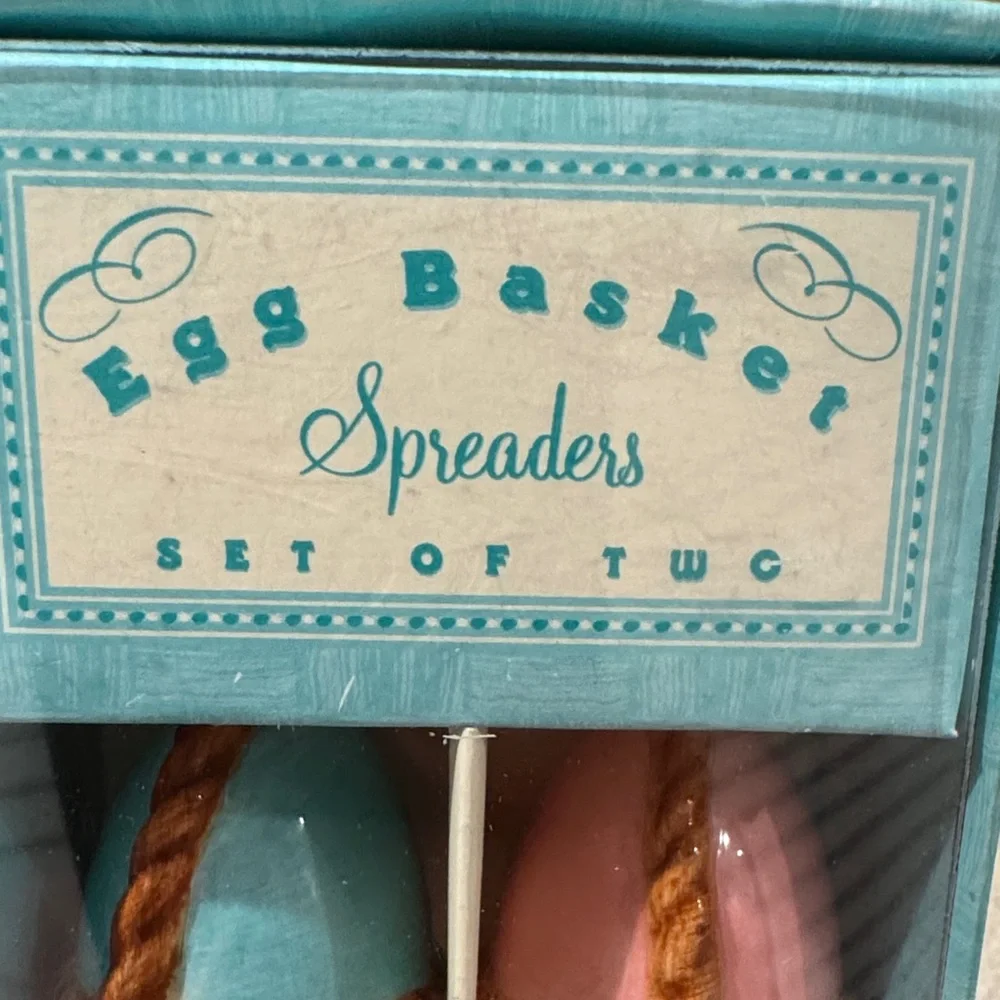 Williams Sonoma Egg Basket Spreaders with Blue and Pink Handles